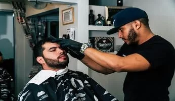 Kursus Potong Rambut Transformasi Diri untuk Masa Depan