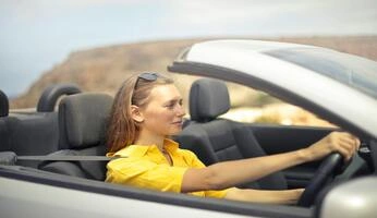 Kursus Belajar Mobil Mengemudi Aman
