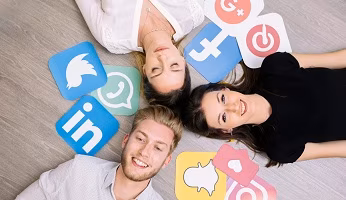 Kursus Social Media Organic dan Community Building Raya School. Kursus Social Media Organic dan Community Building Raya School.